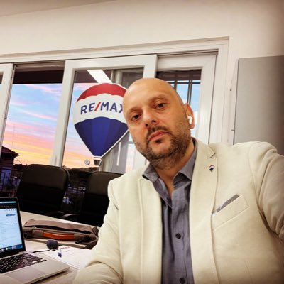 Un giorno ti sveglierai e non ci sarà più tempo per fare le cose che hai sempre sognato. Falle adesso! (P.Coelho) amo @OfficialASRoma