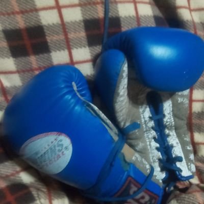 R3455Ratt's profile picture. Boxing glove it so sexy will on Boxer Who is sexy 
Gonna Love Boxing glove Love smell of leather Boxing glove 🥊 pls you are my friend