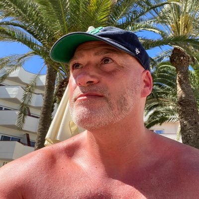 Music, Wine & Food lover, 6ft 6 short! Kindness counts. It’s nice too be nice!