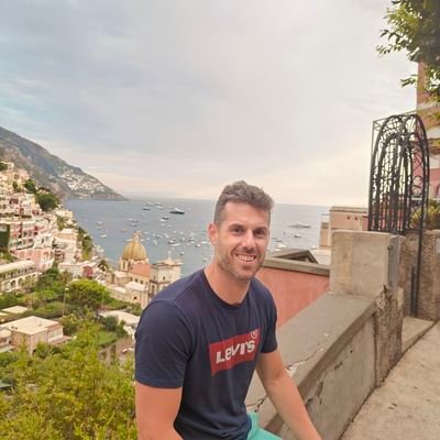 Calabazón | Extremeño | Español |
Licenciado en ADE - Master en Gestión Contable.
Real Estate Developer