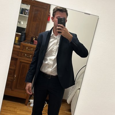 VPiazza14's profile picture. Inter🖤💙 Lewis Hamilton💜 Antoine Griezmann🕺F1🏎️