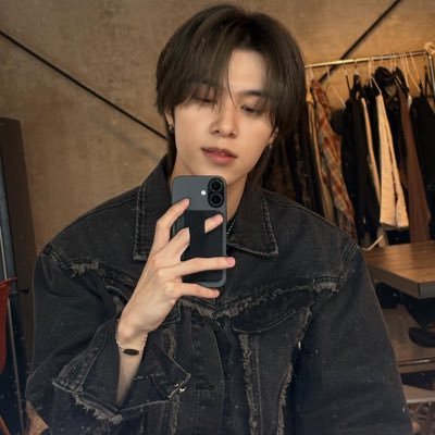 christinaaa7_'s profile picture. '01~ 🏸❤🖤💗💜💙💚🎶