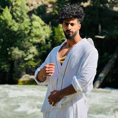 azadamir28285's profile picture. 