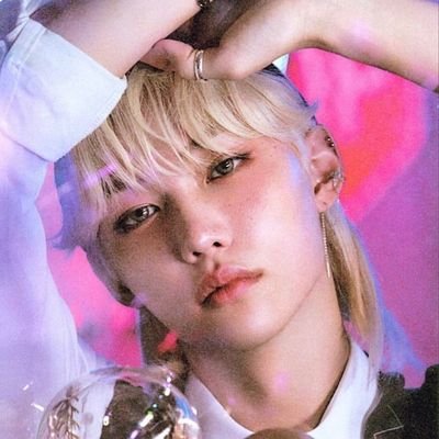 ult bias 🐥 • loving Lixie forever • antis & akgaes dnf/dni • this account is NOT a solo stan or akgae • i love all members, i'm OT8 • i follow back stays 💖