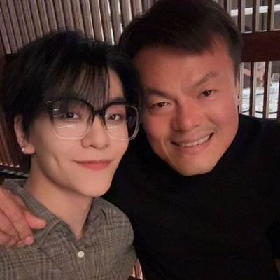 VOTE HE XINLONG!!
(a full time carat & zerose, part time lawstud)