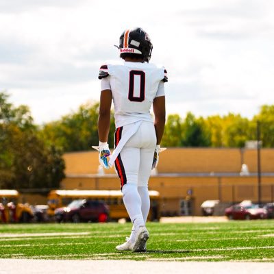 Harlem HighSchool | #23 | 5’11 | 172 | DB/ATH | Class Of 2027 | 3.1 GPA | 4.49 40 Yard Dash| 10’2 Broad Jump |Ncaa ID 2509714183| Phone:779-774-8104
