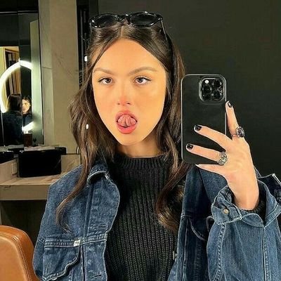 rodrigoscline's profile picture. but it's me who's been making the bed