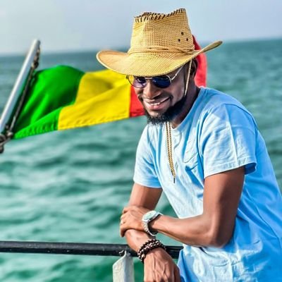 Success is where preparation and opportunity meet ✍️❤️ Islam addict ☄️🕋 Coran lovers 🥰 connecting businessess 💰🏗️#OilandGas #RHsuprvisr #cooking #footbal