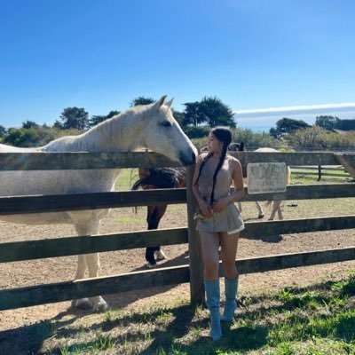 💼Professional woman |🏞Outdoor lover |🎧Podcast lover |🍷Travel and food explorer | Passion drives my life✨🇺🇸 🇺🇸