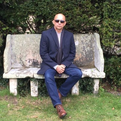 Should be writing.
Used to live in the French Riviera.
Still goes on about it.
Flaneur. Coffee sipper. Sunlight dweller.