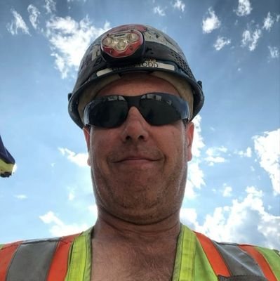 cjberg17's profile picture. country boy... nature lover 🌳