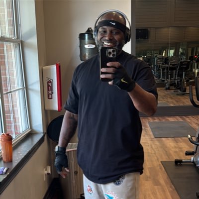 Just a retired Holythug that grew up in a era where you had 5 Fits & 1 pair of shoes for the Whole School Yr.Been collecting Jordans & other nikes since 1987.