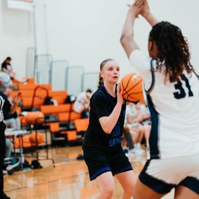 gigi_sano's profile picture. Class of 2028 | Saint John Vianney 💛🖤 #5 🏀 | IG: gigi_sano15