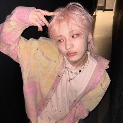 𝐋𝐢𝐥𝐲 𝐛𝐨𝐲/𝟏𝟗 🌸 ✨️ Cute white boy who loves submission 🫧
@goon4tomy momy💖 @Yoio_m2 my wife💫🫶🏻