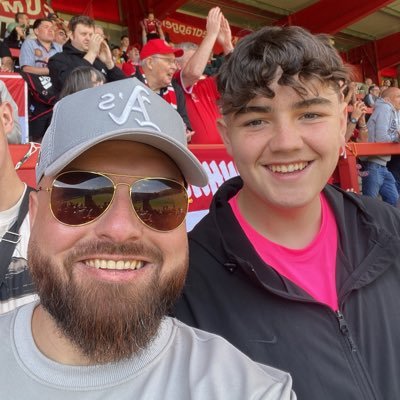 Founder & Chief-Contributor for @SimBoxx1 Multimedia Boxing platform 👊🥊 Instagram 📷 LC7 & SimBoxx 👊🥊 YouTube 🎥 SimBoxx Boxing 👊🥊 #WWE #FCUM