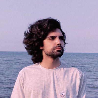 Arash_prkzmi's profile picture. برنامه نویس نیستم ،تورنتو زندگی نمیکنم