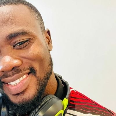 buildwithbassey's profile picture. Software craftman👨‍💻 FC Barca ⚽ Always cooking  @asknafini 🍯 indie hacker • tech • #Nafini