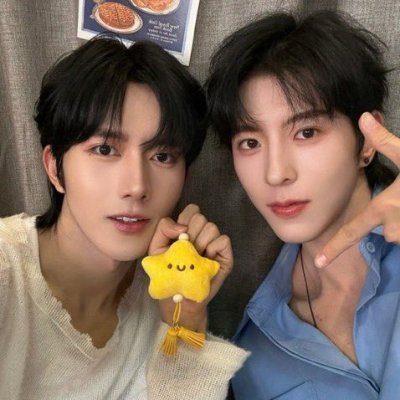 kpop( shinee - straykids)
🔮 💜 #XingQiu
#HUASHENG Star Cups🌸
Bl addicted🏳️🌈 #firstkhao #poohpavel
#WilliamEst
Domundi boys
🐟 💙 #ZiYu