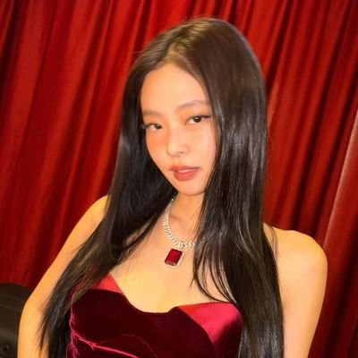 jennie kim rhaenyra targaryen pedro pascal n david corenswet supporter
