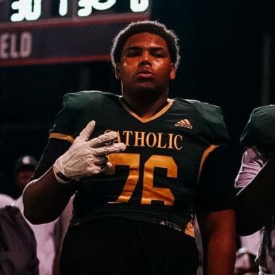 #1 Center in TN ⭐️ |Knoxville Catholic High School|2026|VERSATILE ATH| 6'5| 315 lbs| 4 D1 Offers|HC: @Coach_Shad_ ✉️ Jeremygeorgefb@gmail.com 📲: (438)-930-5602