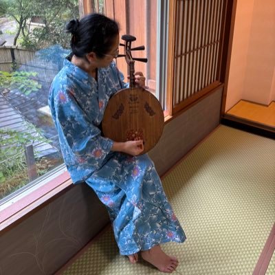 歌人集団「かばんの会」🎒、短歌同人「烏の夜食」🐦⬛に所属。文芸2人誌「酊酊(ていてい)」🍶制作。