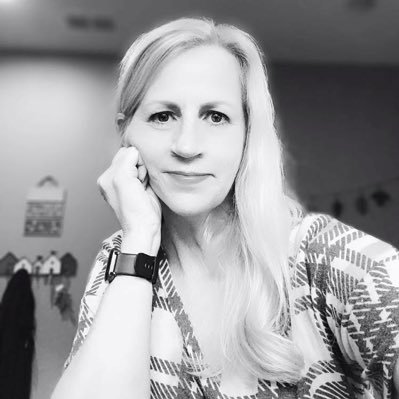 TweetingSpeak's profile picture. You can take the girl out of the 'Burgh, but you can't take the 'Burgh out of the the girl! ✨Steelers Nation✨