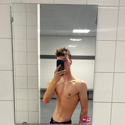 Dutch Findom King 👑 | Jouw enige doel: betalen 💸 Geen tribute = geen aandacht ❌ DM = €20 tribute | Paypal / Tikkie Je leeft om te geven, ik leef om te nemen.