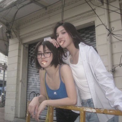 kwongtext's profile picture. Emibonnie 🦊🐰|| Thai GL lives rent free || Sometimes I write :)