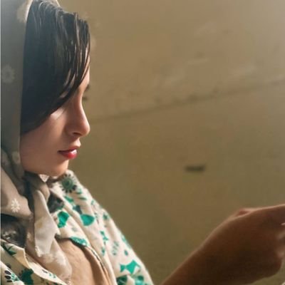 حرف ها از انباری آغشته به خون بیرون می آیند.
.زادهی هنر.
https://t.co/YVxUBbBaEj
you can say