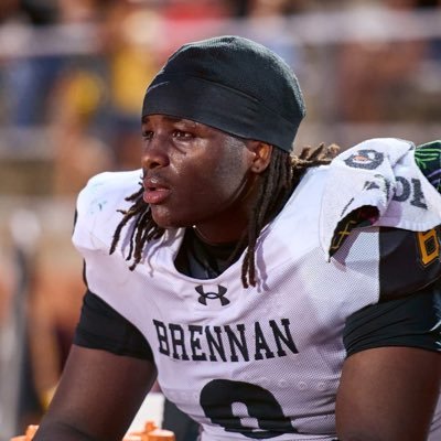C/O 26 /BHS FOOTBALL/ DL/LB /6’2 250 /40 4.9 3.2gpa / @elliott.isiah@yahoo.com 📲 (210) 819-8115