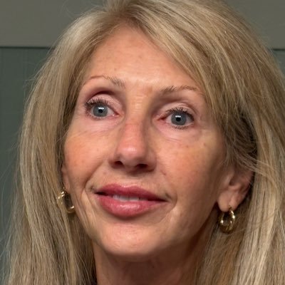 momoishere's profile picture. Wife, Mom, Grandma; love God , my family & USA Credentials: CMN SNS 🇺🇸Trump Supporter🇺🇸#MAGA #MAHA #MASA