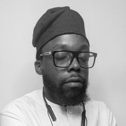 Brand Designer and Strategist | Print Maestro | Product Designer | Community Advocate | I help brands become visible through engaging designs.