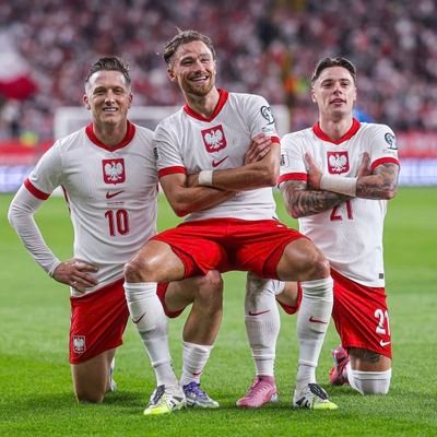 Może zawierać śladowe ilości kontekstu i orzechów arachidowych. Parody account. Obśmiewam paradoksy polskiej kopanej. Z dystansem, brat. Możliwa współpraca. DM
