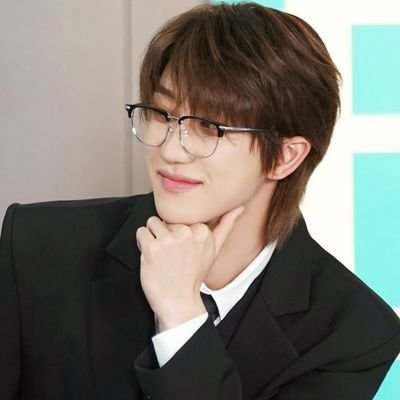 🍒🐸🦦🍊 #OT13
No matter how difficult and hard something is, I will always be positive and smile like an idiot. - eisa