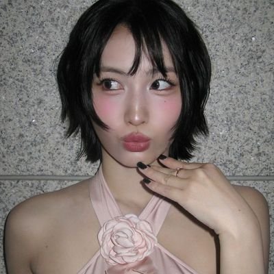 moonluvyoon's profile picture. 𝙱𝚃𝚂 + 𝚃𝚆𝙸𝙲𝙴 = 𝘮𝘺 𝘩𝘰𝘮e