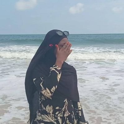Troublemaker in training | Ambivert vibes only | Striving Muslimah| Baby midwife|foodie| Chelsea 💙| sapiosextual| Deen over Dunyyah