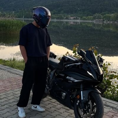 Berk1251795's profile picture. 