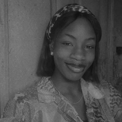 Ekiti indigene |Poet |Model |Family|Friends|
A friend once said, Ikeade live a life you won't regret 💓