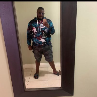 Rhandel16291's profile picture. 