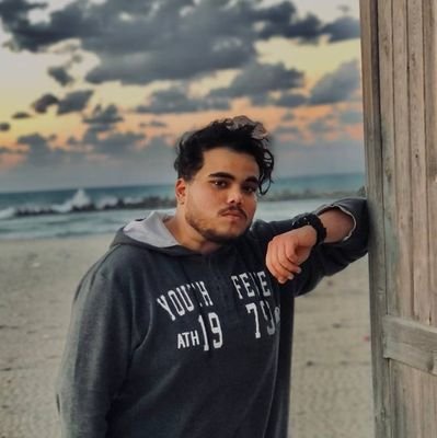 كانَ بشوشَ الوَجه؛ رائحتُه كالمِسك ﷺ
صلّوا عليه
🎓🤍 K. M. A💛 🎓