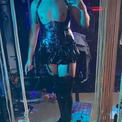 ur new fav kinky gothy femboy | Bi | 21 | Leeds UK | OF coming soon ;) | Switch |