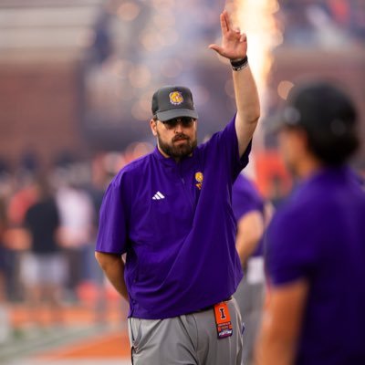 Western Illinois University Special Teams and Recruiting Quality Control Coach Recruiting area: Washington and Oregon #WhosNeckst