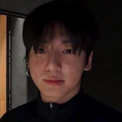ㅤㅤ eu e o yoongi bebendo uísque e falando mal do capitalismo