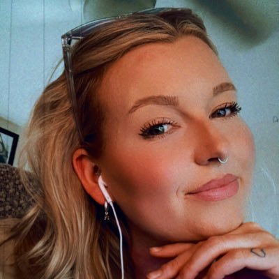 its_mcbean's profile picture. authentic.