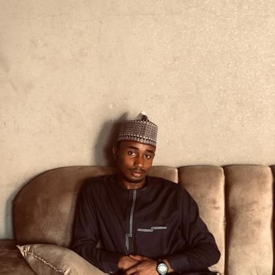 Football | History | Politics | Do you know... facts. Just another face in the crowd trying to find my place in this world 🌍