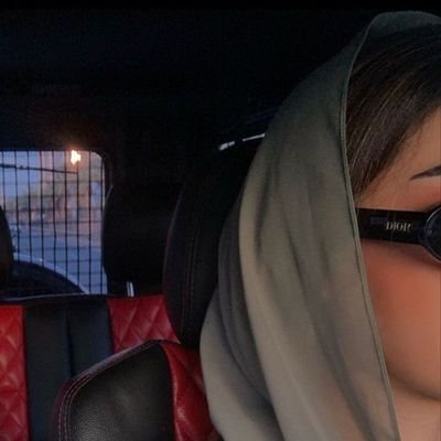 io43v's profile picture. والله الأيام توضح لك من اللي تحطه على يمّناك ومن اللي ما تلتفت له