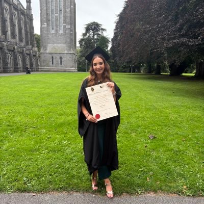 NUIM 📚Gaeilge agus gnó 📚Friends and Family 💕 Dá fhada an lá tagann an tráthnóna 🫶🏼🥰