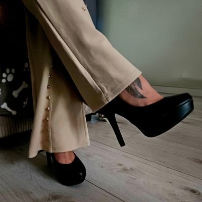 Exclusive feet & legs content š£āØ From toes to thighs š OnlyFans š https://t.co/RxEqY8W4LG