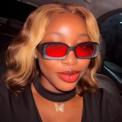 storyteller. feminist. ambitious. best in linkedin. 1% personal brand strategist. founder: @lenoracareerhub, @HERcelerate @event_pulseng etc. my highlights🦋✨