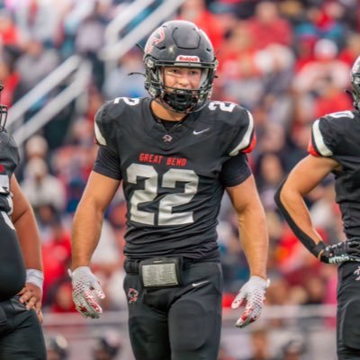 6’1” 200lbs LB/RB/Athlete Bench: 320 Squat: 500 Clean: 285 Vert:33 Broad: 9’4 40:4.66 Shuttle: 4.27 Great Bend HS Class 2026 GPA: 3.45